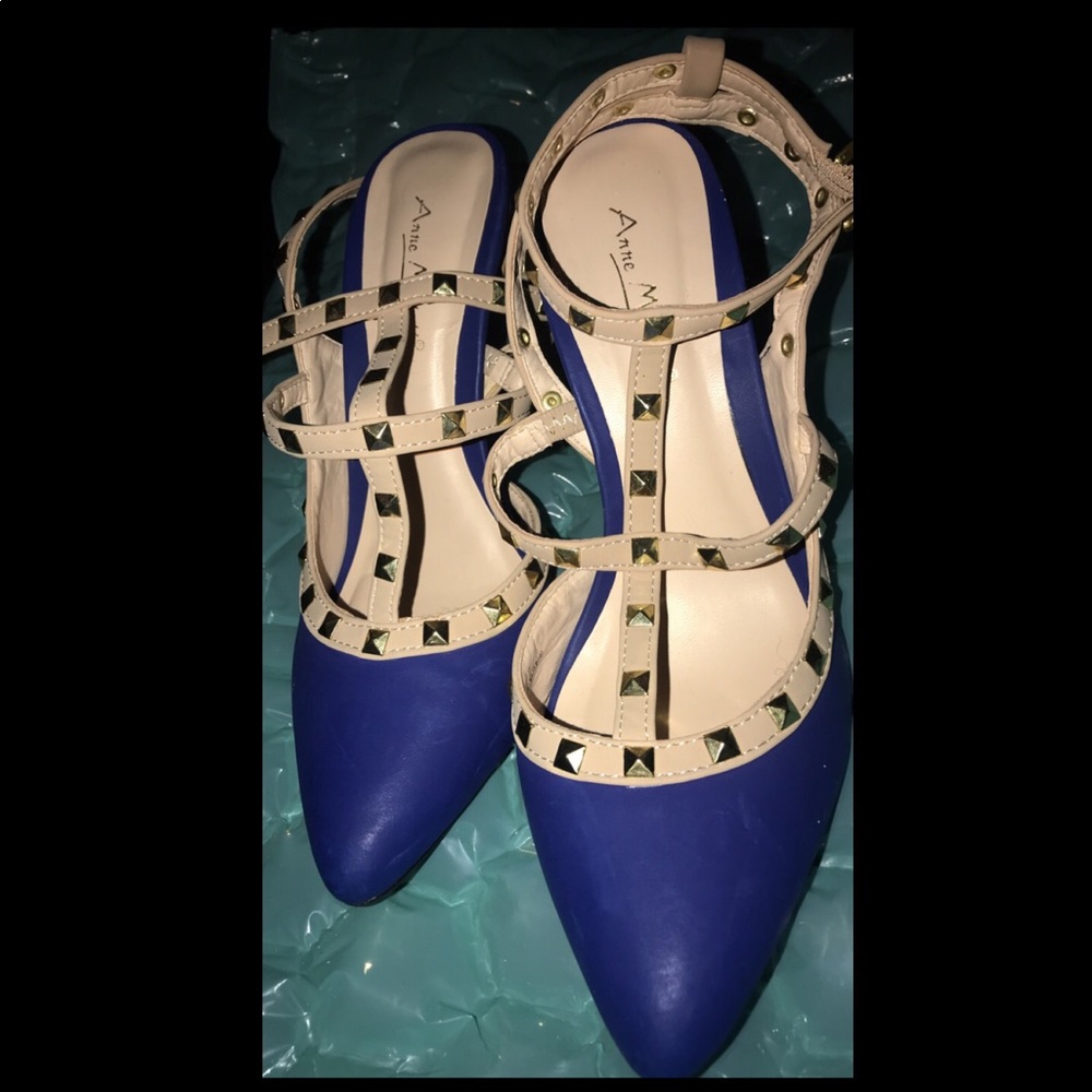 Anne Michelle Pointed Blue Heels